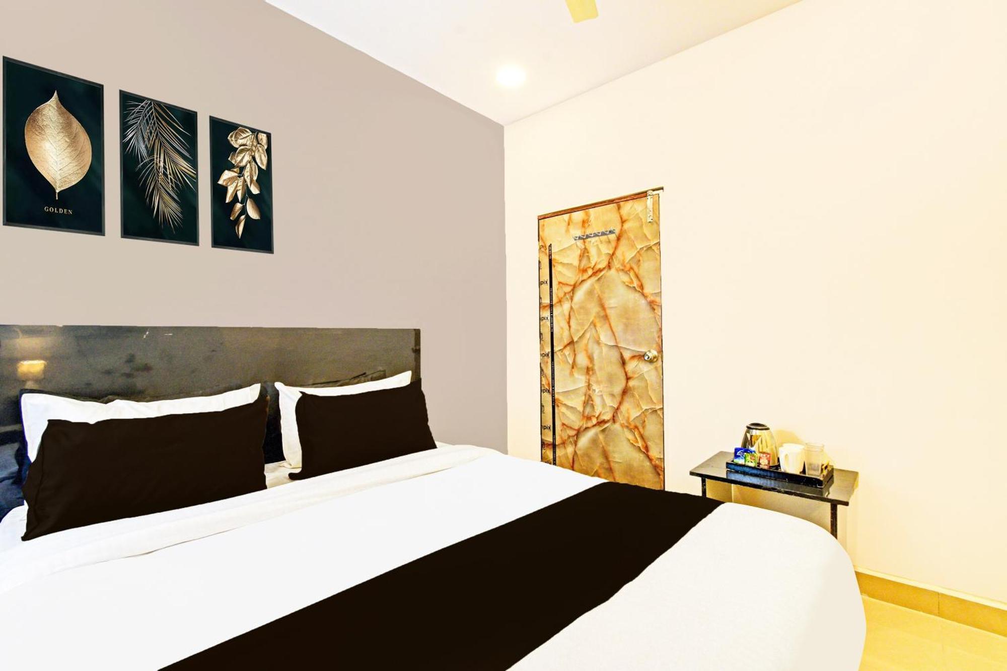 Hotel O Malani Inn Hyderabad Bagian luar foto